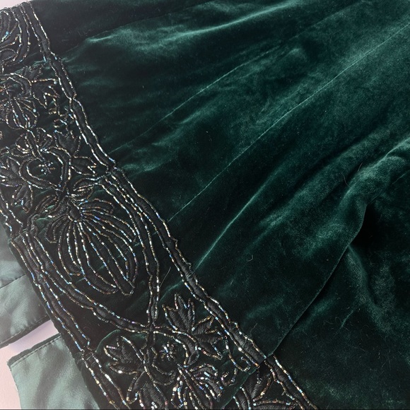 Carmen Marc Valvo
Green Velvet Jacket - Picture 6 of 6